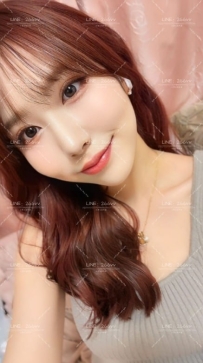 小夏 157cm 45kg E奶 25歲  清純臉蛋藏不住浪勁  奶大腰細騎乘超騷  床上又濕又黏又會