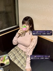 ちあき 25歳 166cm Fカップ  50kg 白く滑らかな肌、完璧な胸の形、豊かなヒップと細い