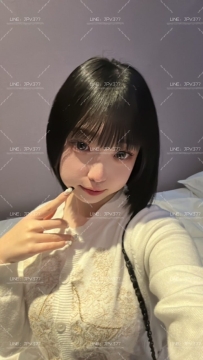 おの りな 157cm / Dカップ / 20歳 / 45kg 🍑 スリムで魅力的なスタイル 💗 明るく親