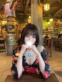 巨乳精靈，23歲短髮小隻馬，胸前F重彈隨你埋首。
