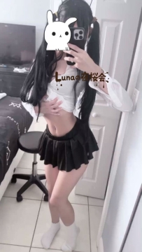 158cm D奶19歲 #小隻可愛  乾淨笑容第一眼就讓哥哥雞巴硬爆！