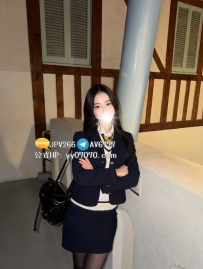 24歲，163cm E罩杯高挑正妹，身材比例完美，胸大腰細臀翹。