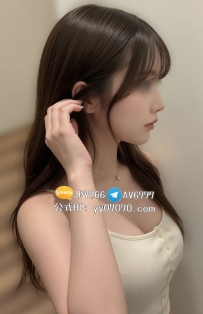 21歲 162cm F罩杯  完美黃金比例的身材，胸部又圓又挺又沉