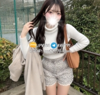 極品長腿巨乳，164公分高挑S曲線，24歲火辣E奶彈手誘人。
